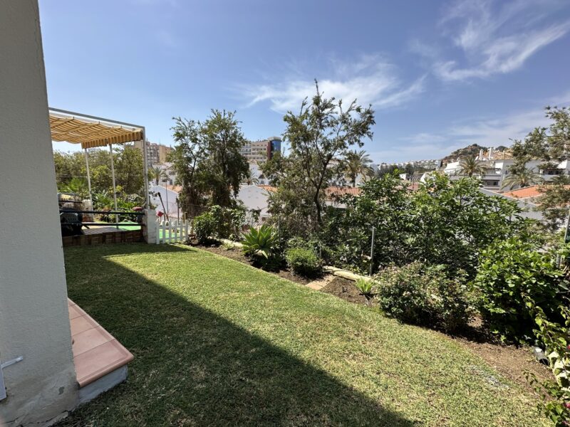 Bajo con jardin privado a 1 minuto de la playa, Benalmádena