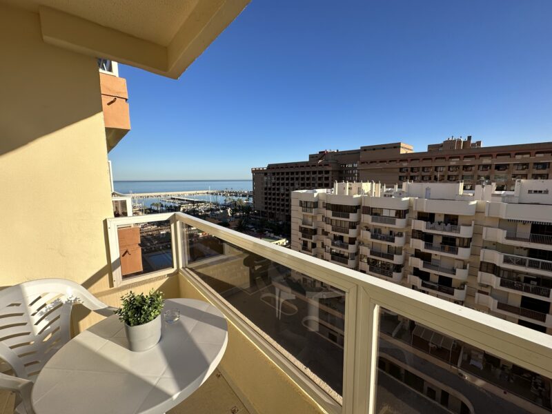 Estudio 2 PYR con vistas al mar y al puerto, Fuengirola