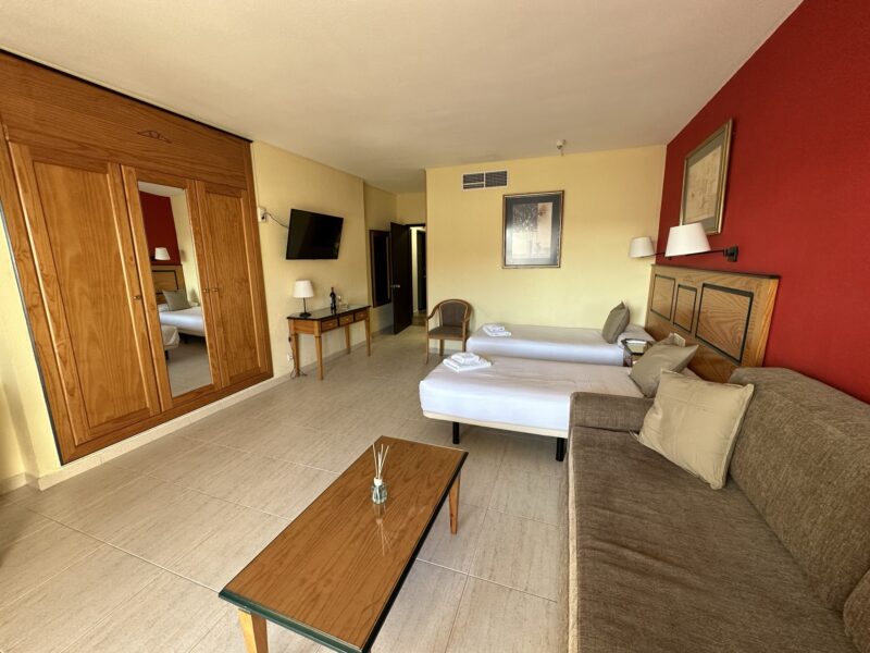 Estudio 3 PYR con vistas al mar, piscina y puerto deportivo, Fuengirola