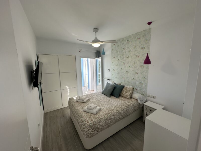 Bajo con jardin privado a 1 minuto de la playa, Benalmádena