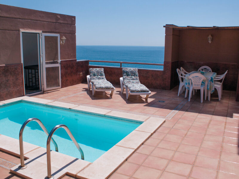 Ático con piscina privada e impresionantes vistas al mar, Fuengirola