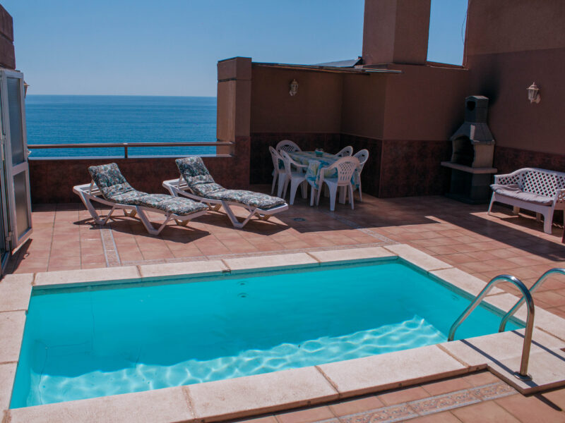 Ático con piscina privada e impresionantes vistas al mar, Fuengirola