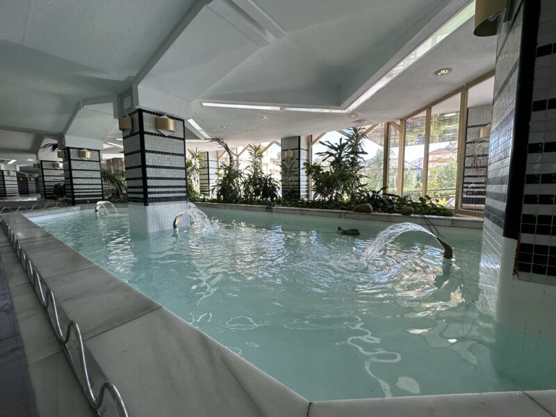 Apartamento en Benalbeach frente al mar, Benalmádena Costa, Málaga