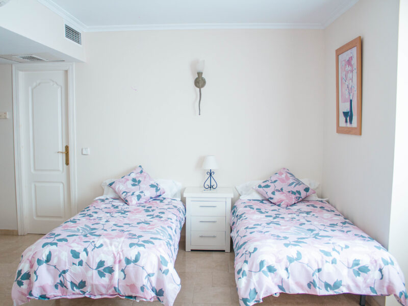 Ático con piscina privada en primera linea de playa, Fuengirola