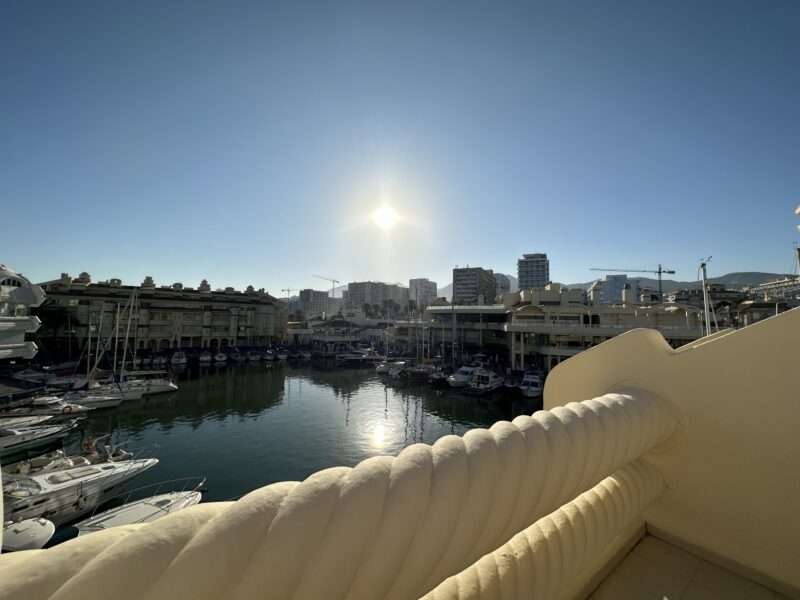 Estudio en la Isla de Puerto Marina, Benalmádena