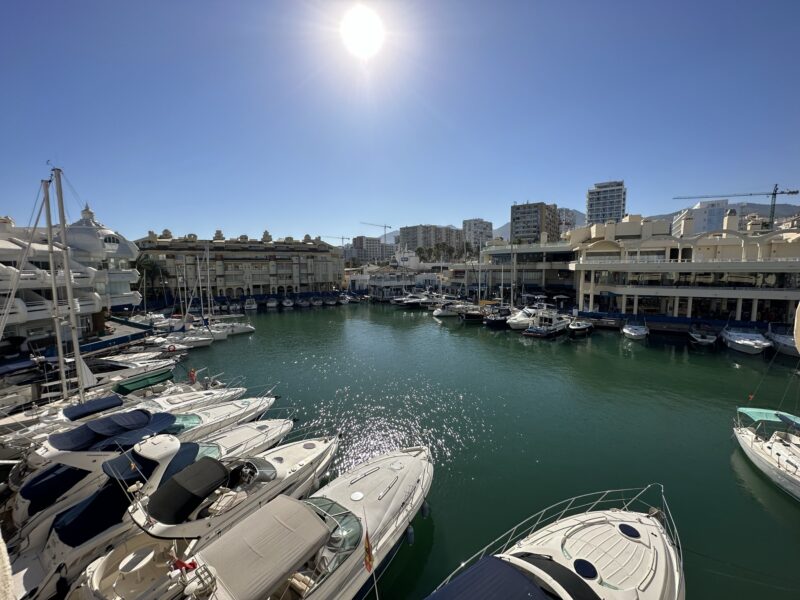 Estudio en la Isla de Puerto Marina, Benalmádena