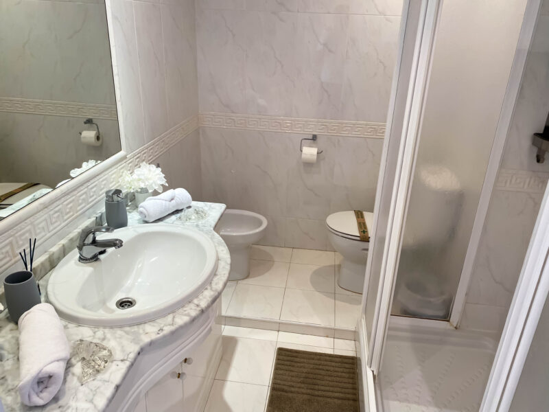 Ático con piscina privada e impresionantes vistas al mar, Fuengirola