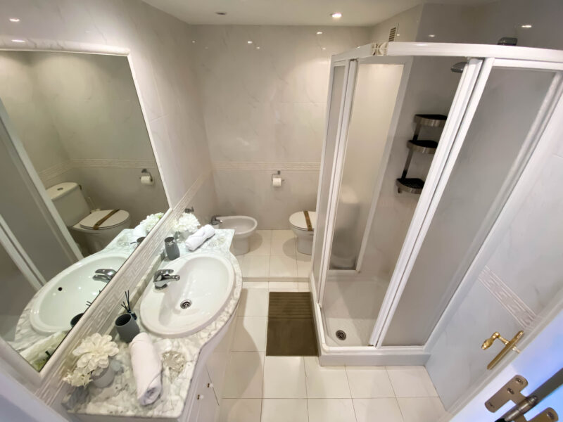 Ático con piscina privada e impresionantes vistas al mar, Fuengirola