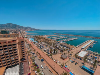 Ático con piscina privada e impresionantes vistas al mar, Fuengirola